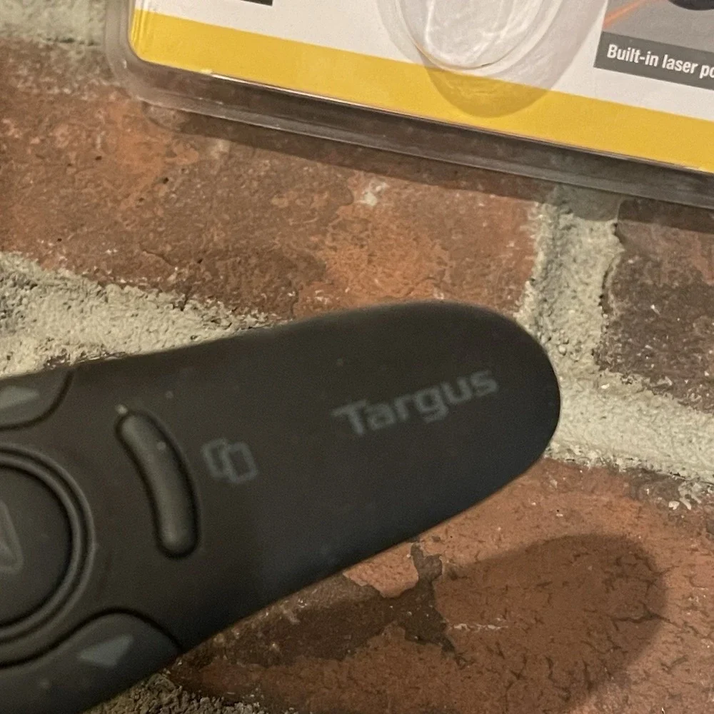 Targus Wireless Presenter Laser Pointer Remote Powerpoint Office Slide Advancer